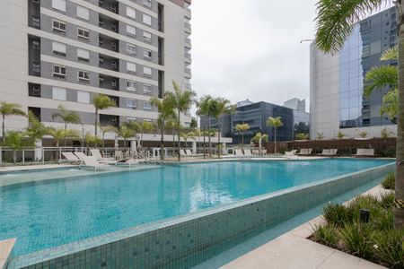 Apartamento à venda com 250m², 4 quartos e 4 vagas Apartamento à venda com 250m², 4 quartos e 4 vagasPiscina