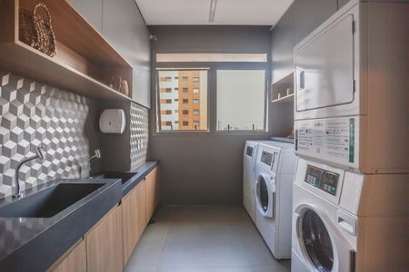 Apartamento à venda com 28m², 1 quarto e sem vaga Apartamento à venda com 28m², 1 quarto e sem vagaÁrea Comum - Lavanderia