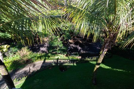 Casa de condomínio à venda com 270m², 3 quartos e 8 vagas Casa de condomínio à venda com 270m², 3 quartos e 8 vagasÁrea Externa