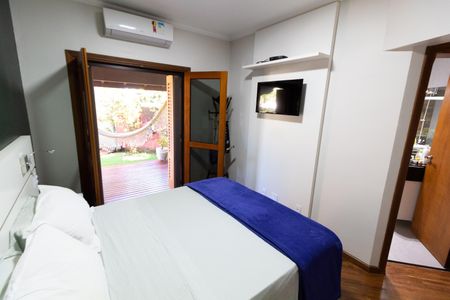 Casa de condomínio à venda com 270m², 3 quartos e 8 vagas Casa de condomínio à venda com 270m², 3 quartos e 8 vagasSuíte