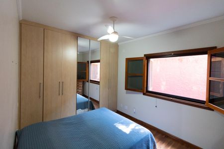 Casa de condomínio à venda com 270m², 3 quartos e 8 vagas Casa de condomínio à venda com 270m², 3 quartos e 8 vagasQuarto 3