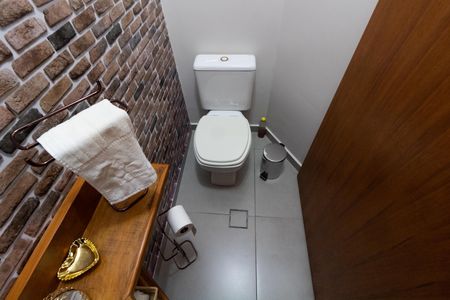 Casa de condomínio à venda com 270m², 3 quartos e 8 vagas Casa de condomínio à venda com 270m², 3 quartos e 8 vagasLavabo