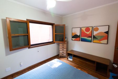 Casa de condomínio à venda com 270m², 3 quartos e 8 vagas Casa de condomínio à venda com 270m², 3 quartos e 8 vagasQuarto 3