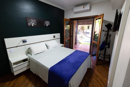 Casa de condomínio à venda com 270m², 3 quartos e 8 vagas Casa de condomínio à venda com 270m², 3 quartos e 8 vagasSuíte