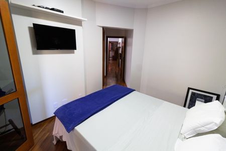 Casa de condomínio à venda com 270m², 3 quartos e 8 vagas Casa de condomínio à venda com 270m², 3 quartos e 8 vagasSuíte