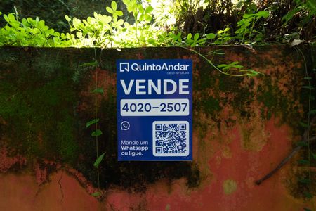 Casa de condomínio à venda com 270m², 3 quartos e 8 vagas Casa de condomínio à venda com 270m², 3 quartos e 8 vagasPlaca