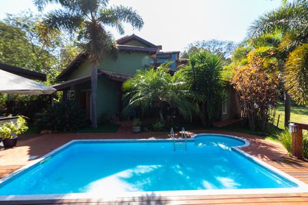 Casa de condomínio à venda com 270m², 3 quartos e 8 vagas Casa de condomínio à venda com 270m², 3 quartos e 8 vagasÁrea Externa