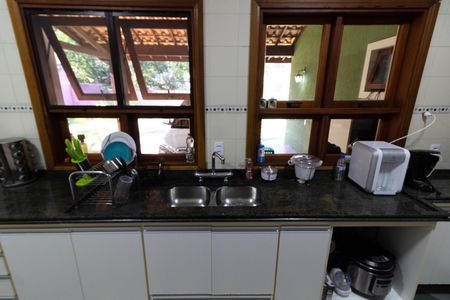 Casa de condomínio à venda com 270m², 3 quartos e 8 vagas Casa de condomínio à venda com 270m², 3 quartos e 8 vagasCozinha