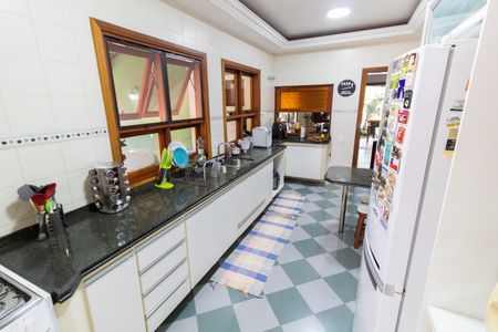 Casa de condomínio à venda com 270m², 3 quartos e 8 vagas Casa de condomínio à venda com 270m², 3 quartos e 8 vagasCozinha