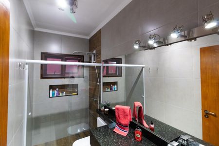 Casa de condomínio à venda com 270m², 3 quartos e 8 vagas Casa de condomínio à venda com 270m², 3 quartos e 8 vagasBanheiro Social