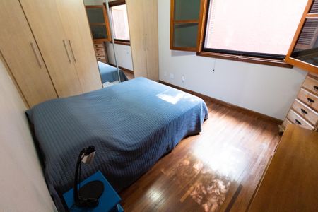 Casa de condomínio à venda com 270m², 3 quartos e 8 vagas Casa de condomínio à venda com 270m², 3 quartos e 8 vagasQuarto 3