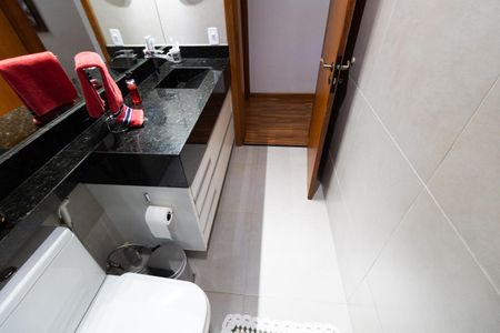 Casa de condomínio à venda com 270m², 3 quartos e 8 vagas Casa de condomínio à venda com 270m², 3 quartos e 8 vagasBanheiro Social