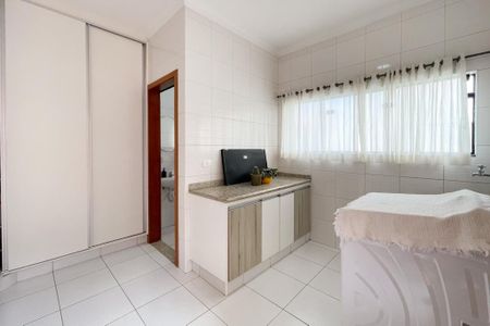 Casa à venda com 415m², 3 quartos e 8 vagasÁrea de Serviço