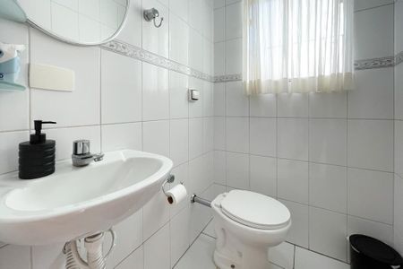 Casa à venda com 415m², 3 quartos e 8 vagasLavabo 2