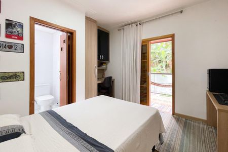 Casa à venda com 415m², 3 quartos e 8 vagasSuíte 1