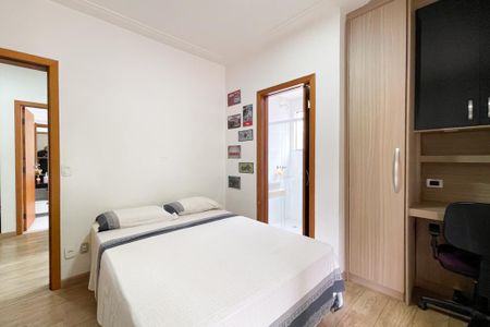 Casa à venda com 415m², 3 quartos e 8 vagasSuíte 1