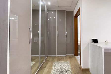 Casa à venda com 415m², 3 quartos e 8 vagasSuíte 2