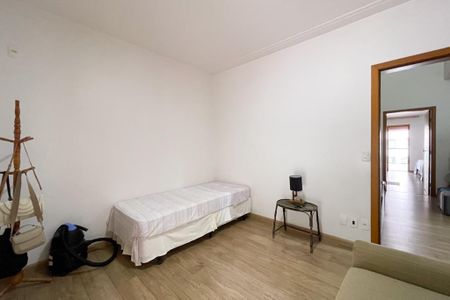 Casa à venda com 415m², 3 quartos e 8 vagasQuarto