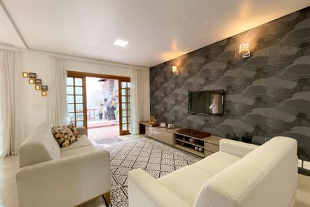 Casa à venda com 415m², 3 quartos e 8 vagasSala