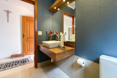 Casa à venda com 415m², 3 quartos e 8 vagasLavabo 1