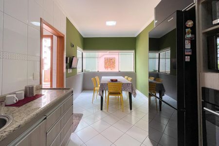 Casa à venda com 415m², 3 quartos e 8 vagasCozinha