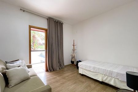 Casa à venda com 415m², 3 quartos e 8 vagasQuarto