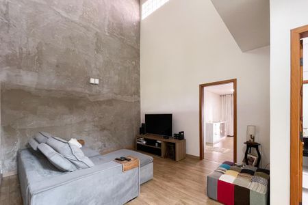 Casa à venda com 415m², 3 quartos e 8 vagasSala de TV