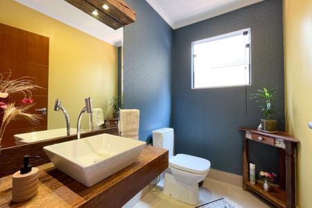 Casa à venda com 415m², 3 quartos e 8 vagasLavabo 1