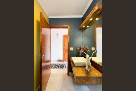 Casa à venda com 415m², 3 quartos e 8 vagasLavabo 1