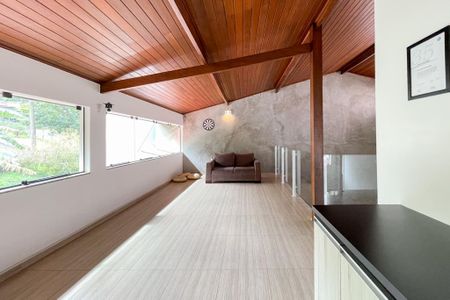 Casa à venda com 415m², 3 quartos e 8 vagasEscritório