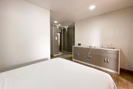 Casa à venda com 415m², 3 quartos e 8 vagasSuíte 2