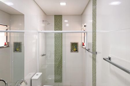 Casa à venda com 415m², 3 quartos e 8 vagasBanheiro - Suíte 2