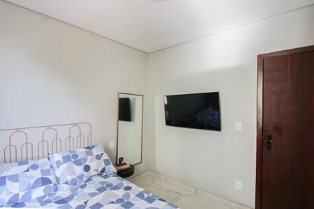 Apartamento à venda com 130m², 3 quartos e 2 vagasSuíte 2