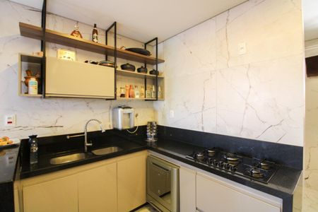 Apartamento à venda com 130m², 3 quartos e 2 vagasCozinha