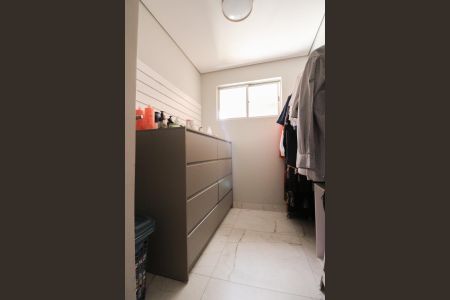 Apartamento à venda com 130m², 3 quartos e 2 vagasCloset da suíte 1