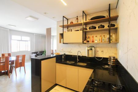 Apartamento à venda com 130m², 3 quartos e 2 vagasCozinha