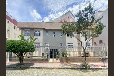 Apartamento à venda com 130m², 3 quartos e 2 vagasFachada