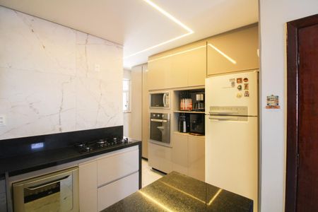 Apartamento à venda com 130m², 3 quartos e 2 vagasCozinha
