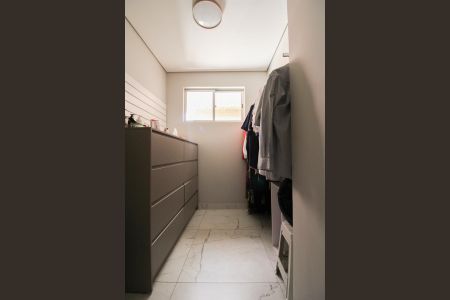 Apartamento à venda com 130m², 3 quartos e 2 vagasCloset da suíte 1