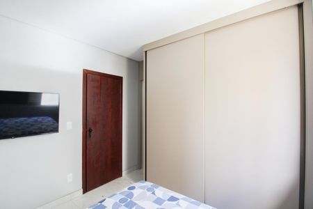 Apartamento à venda com 130m², 3 quartos e 2 vagasSuíte 2