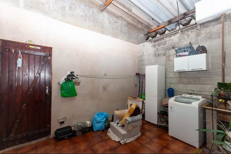 Casa à venda com 325m², 3 quartos e 9 vagas Casa à venda com 325m², 3 quartos e 9 vagasÁrea de Serviço