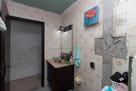 Casa à venda com 163m², 5 quartos e 2 vagas Casa à venda com 163m², 5 quartos e 2 vagasBanheiro Casa 1