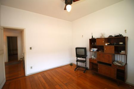 Casa à venda com 270m², 5 quartos e 6 vagasQuarto 3