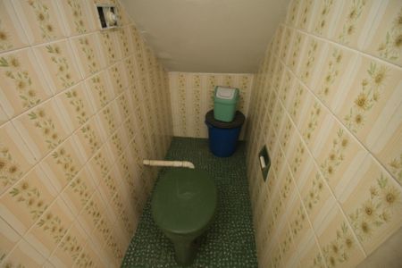 Casa à venda com 270m², 5 quartos e 6 vagasBanheiro de serviço