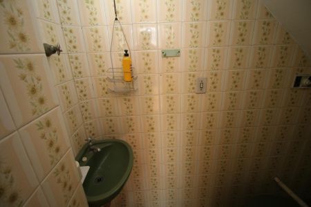 Casa à venda com 270m², 5 quartos e 6 vagasBanheiro de serviço