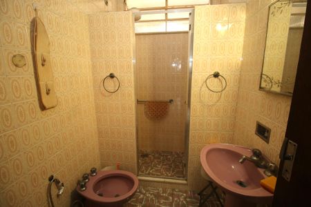 Casa à venda com 270m², 5 quartos e 6 vagasBanheiro Social