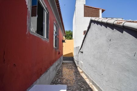 Casa à venda com 65m², 2 quartos e sem vaga Casa à venda com 65m², 2 quartos e sem vagalateral