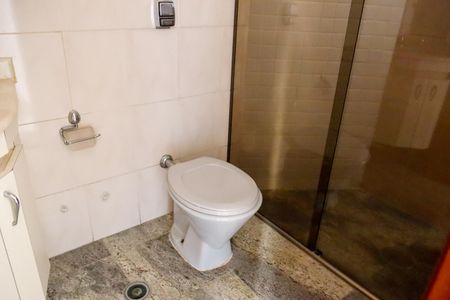 Apartamento à venda com 226m², 4 quartos e 2 vagas Apartamento à venda com 226m², 4 quartos e 2 vagasBanheiro da Suíte 4