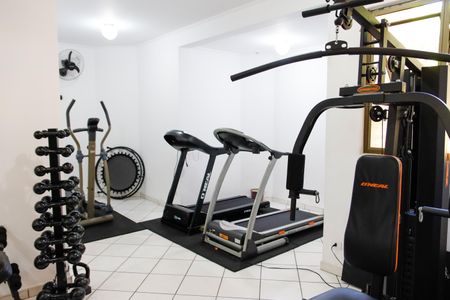 Apartamento à venda com 226m², 4 quartos e 2 vagas Apartamento à venda com 226m², 4 quartos e 2 vagasÁrea comum - Academia