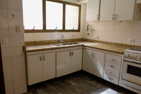 Apartamento à venda com 226m², 4 quartos e 2 vagas Apartamento à venda com 226m², 4 quartos e 2 vagasCozinha